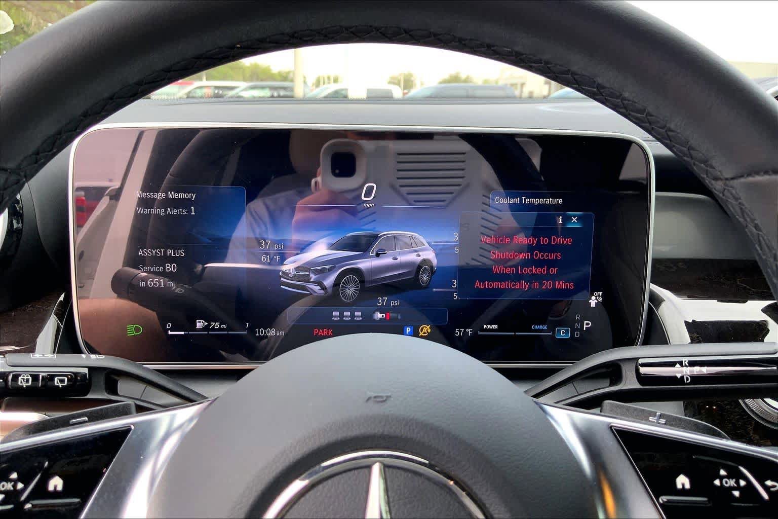 Used 2025 Mercedes-Benz GLC 300 4MATIC image 26