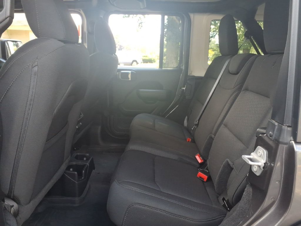 Used 2023 Jeep Wrangler Unlimited Sport AWD/4WD image 16
