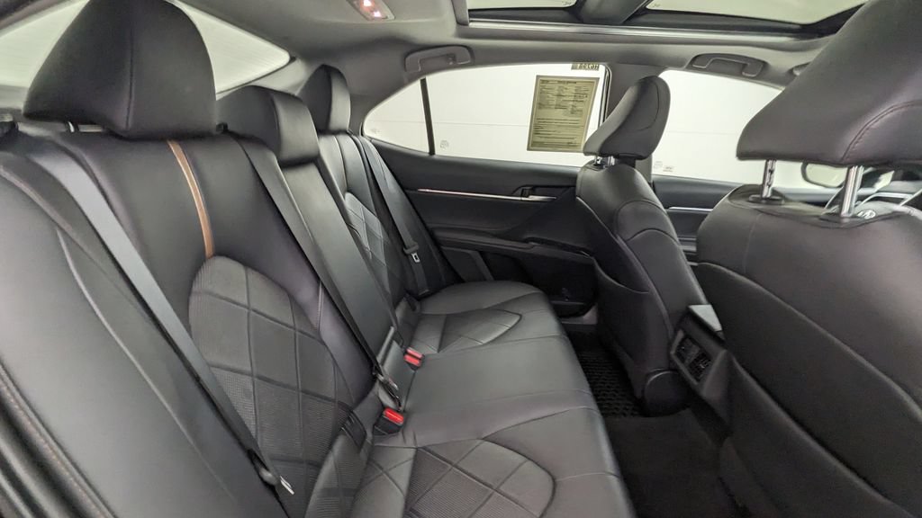 Used 2018 Toyota Camry XLE FWD image 37