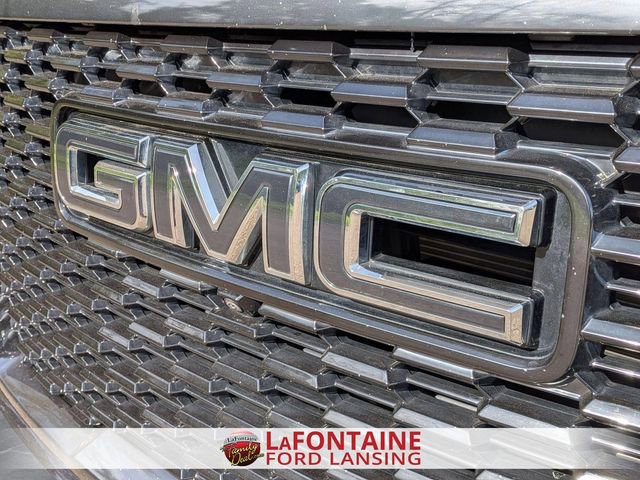 Used 2023 GMC Yukon XL Denali Ultimate w/ LPO, Floor Liner Package AWD/4WD image 9