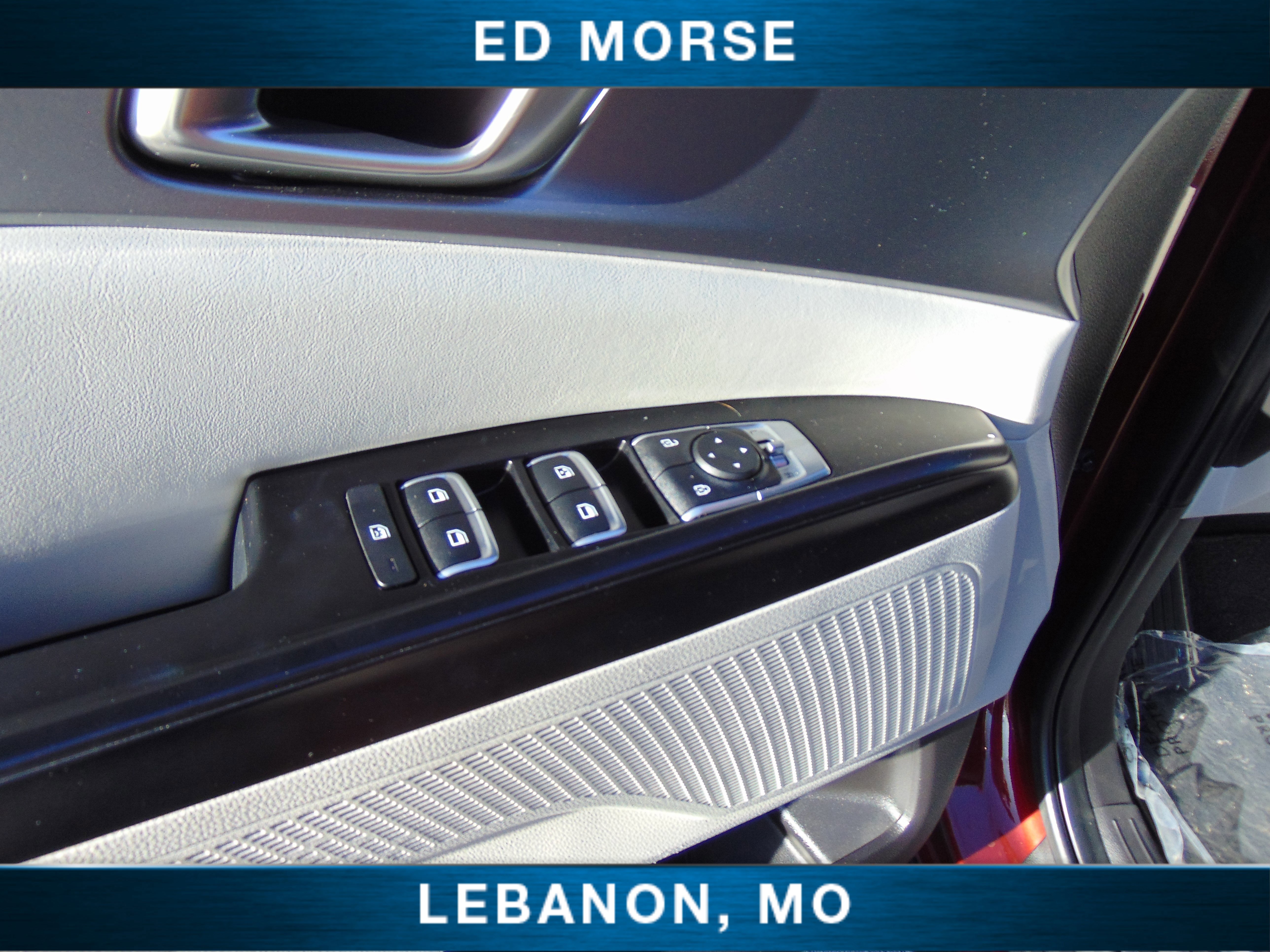 Used 2023 Kia Carnival LX image 12