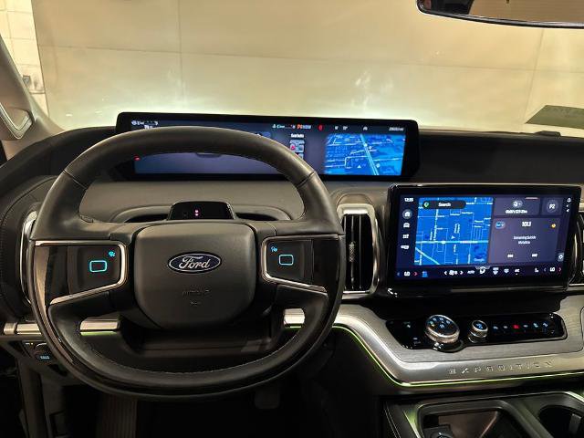 Certified 2025 Ford Expedition Platinum AWD/4WD image 8