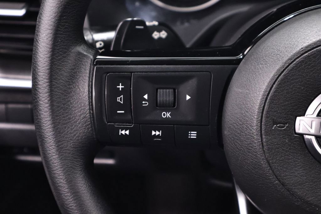 Used 2022 Nissan Rogue SV FWD image 23