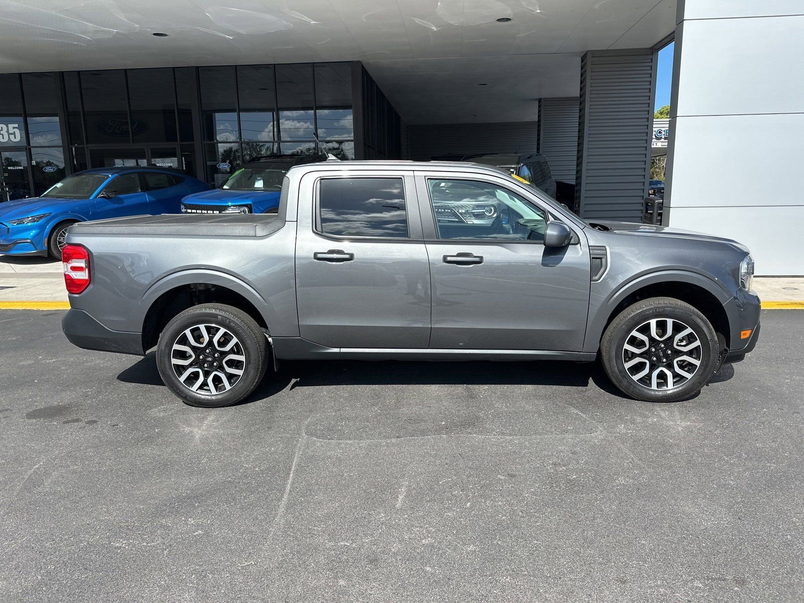 Certified 2023 Ford Maverick Lariat w/ Lariat Luxury Package image 3