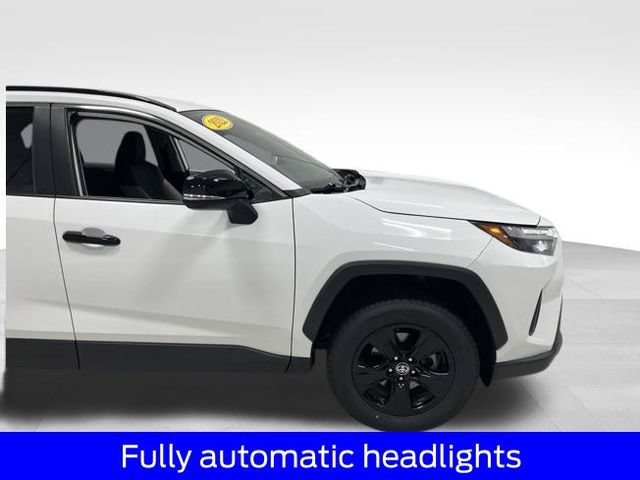 Used 2022 Toyota RAV4 XLE AWD/4WD image 12