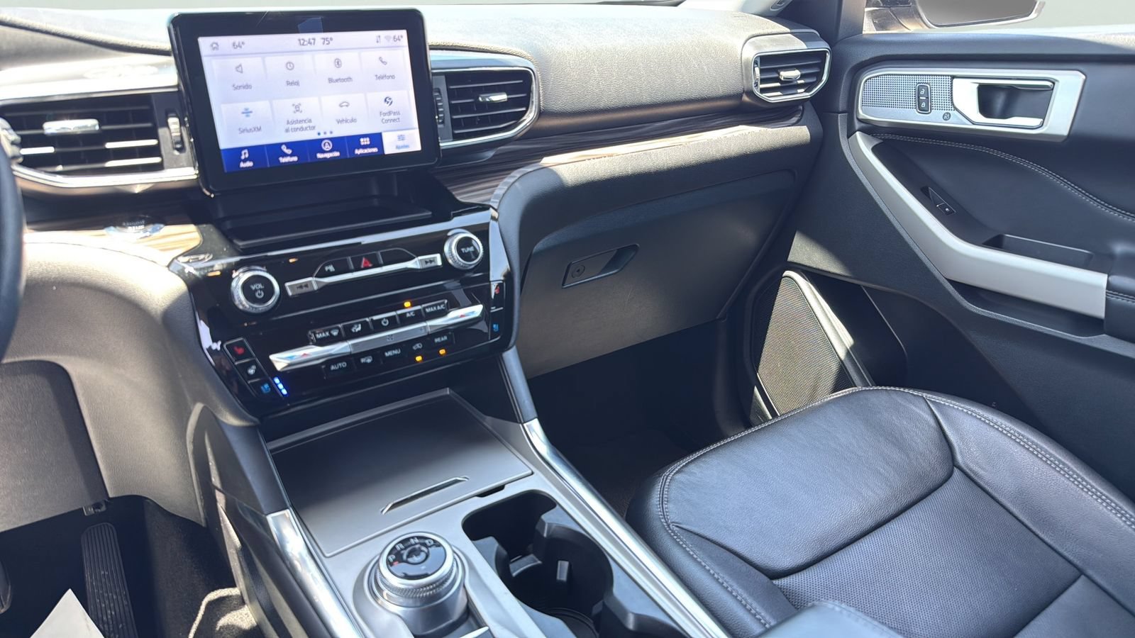 Certified 2024 Ford Explorer Limited RWD image 17