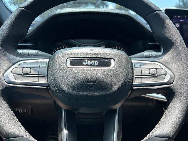 Used 2023 Jeep Compass Latitude w/ Convenience Group AWD/4WD image 23