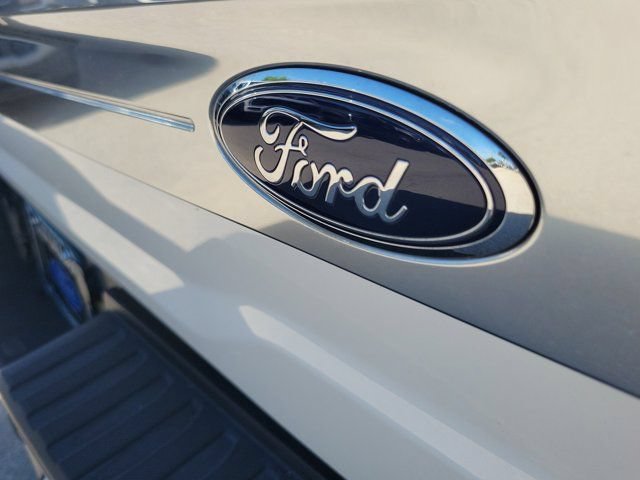 Certified 2022 Ford F150 Platinum w/ Equipment Group 701A High AWD/4WD image 7