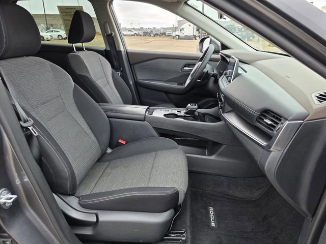 Used 2023 Nissan Rogue SV image 25