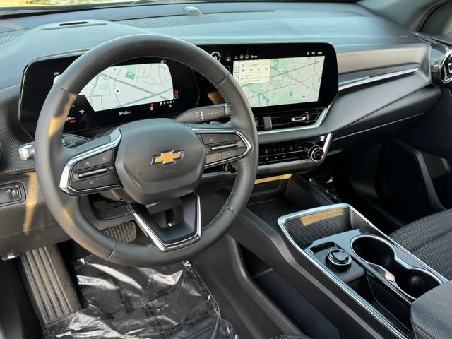 Used 2026 Chevrolet Equinox LT FWD image 3