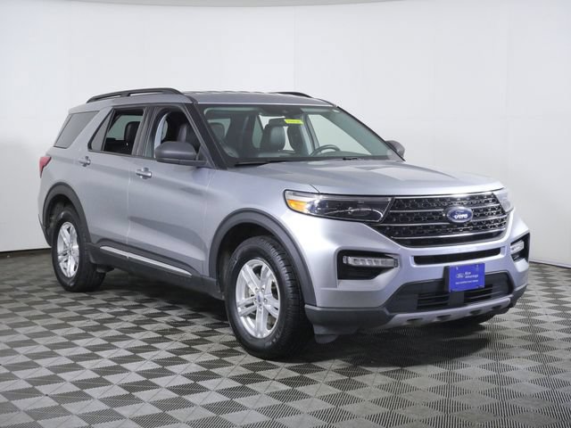 Certified 2022 Ford Explorer XLT w/ Equipment Group 202A AWD/4WD image 1