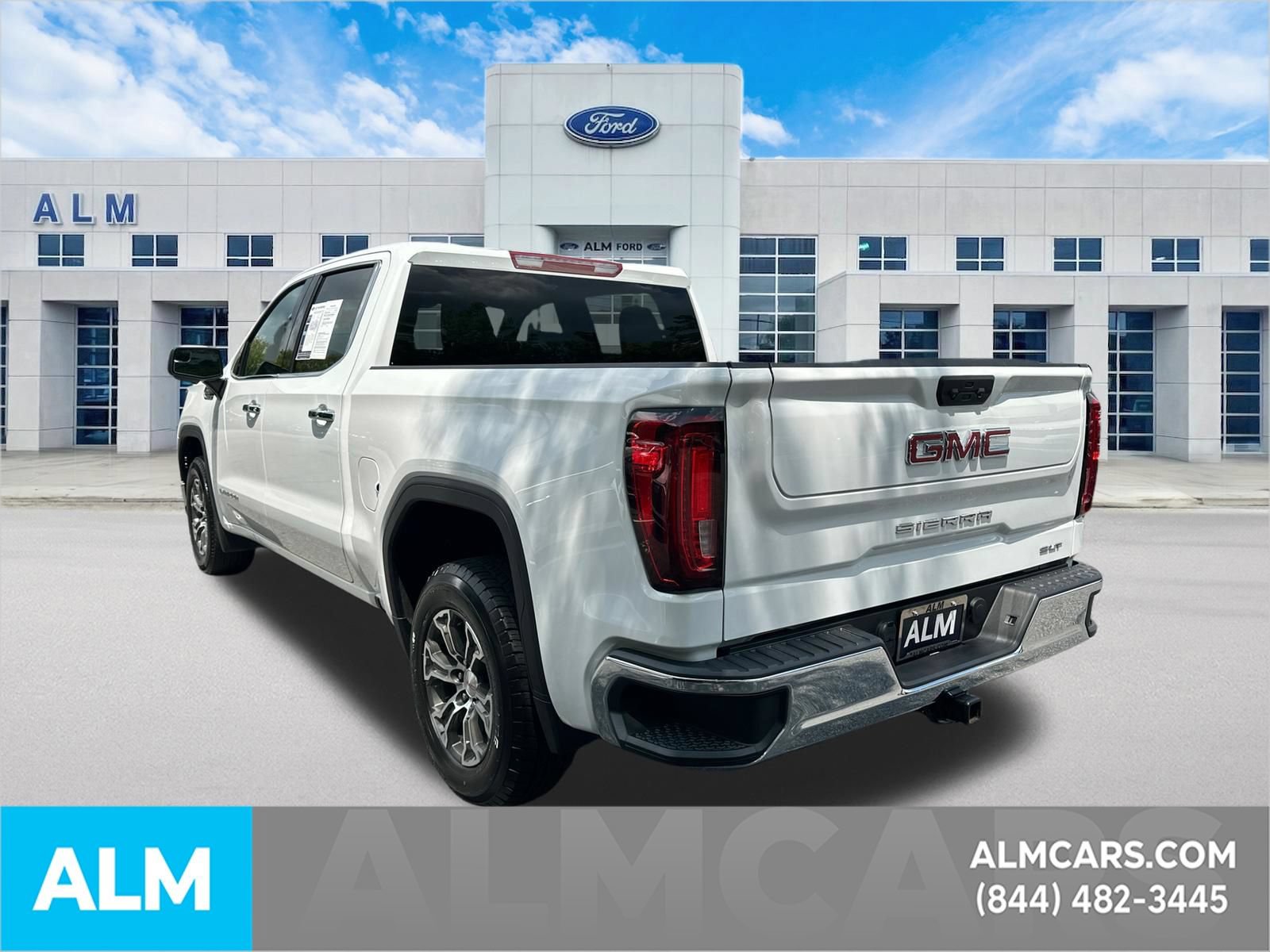 Used 2025 GMC Sierra 1500 SLT RWD image 8