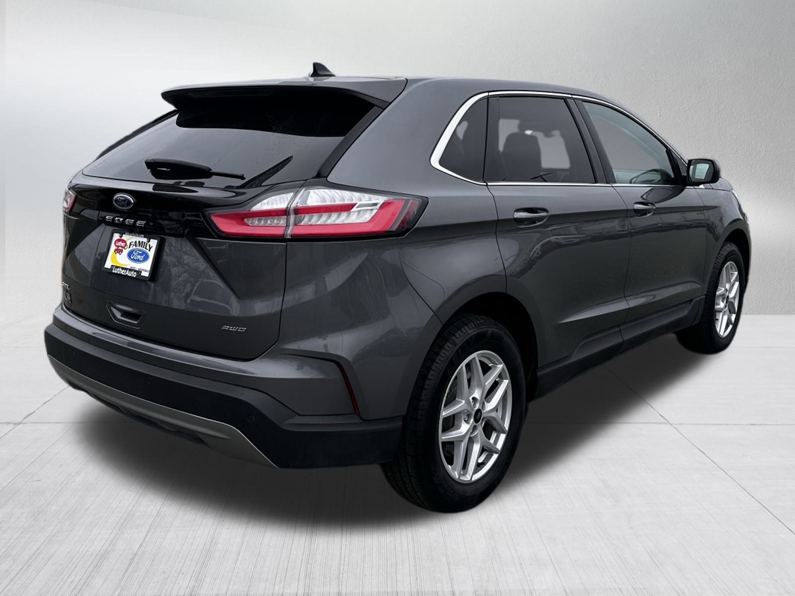 Certified 2024 Ford Edge SEL image 5