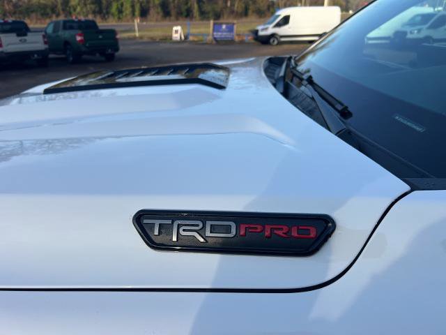 Used 2025 Toyota Tacoma TRD Sport image 12