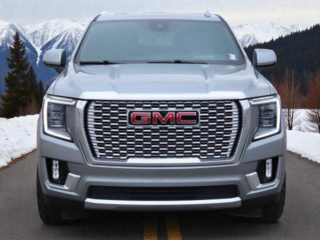 Used 2023 GMC Yukon XL Denali w/ Denali Reserve Package image 8