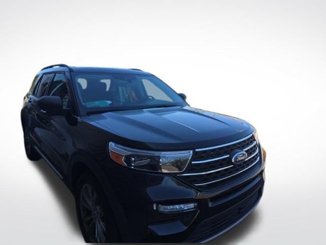 Certified 2022 Ford Explorer XLT w/ Equipment Group 202A image 4