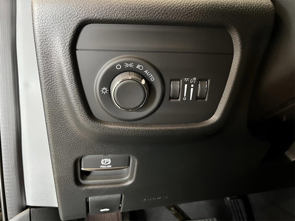 Used 2024 Jeep Grand Cherokee L Laredo image 21