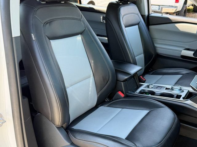 Certified 2023 Ford Explorer XLT w/ Equipment Group 202A AWD/4WD image 32