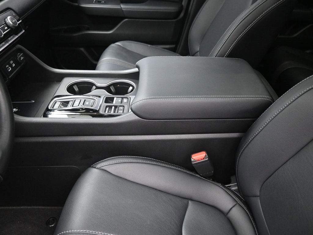 Used 2024 Honda Pilot Touring image 21