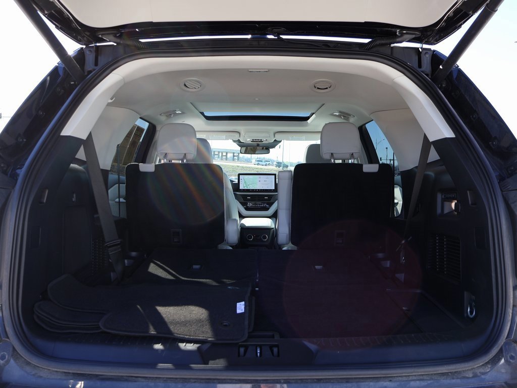 Certified 2025 Ford Explorer Platinum w/ LUX Leather Package image 15