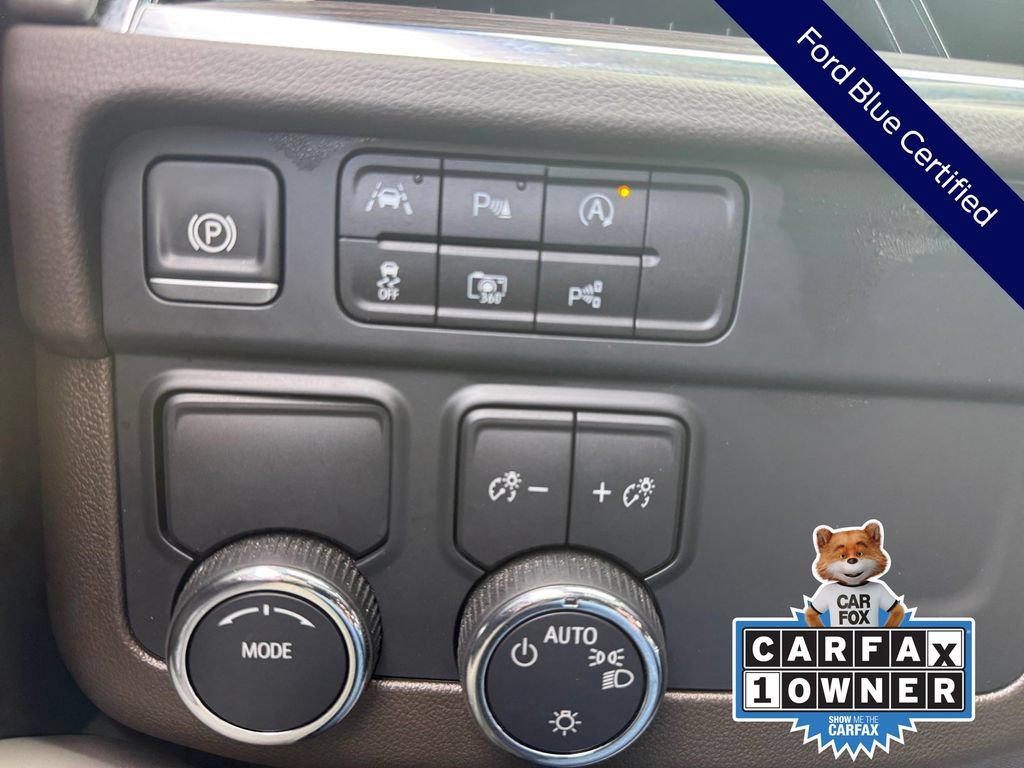 Used 2025 Chevrolet Suburban LT RWD image 39