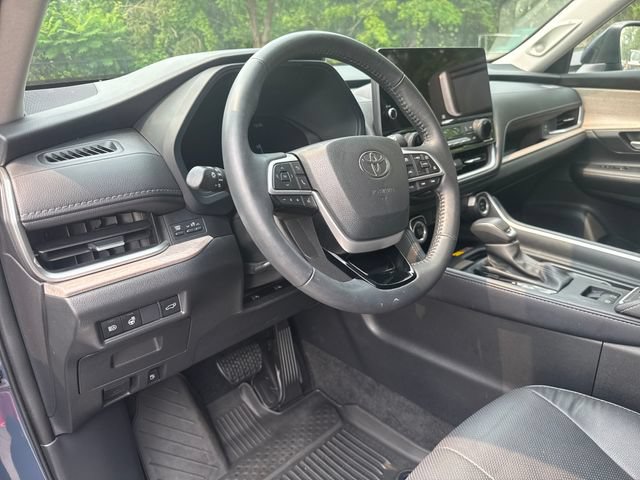 Used 2024 Toyota Grand Highlander AWD image 24