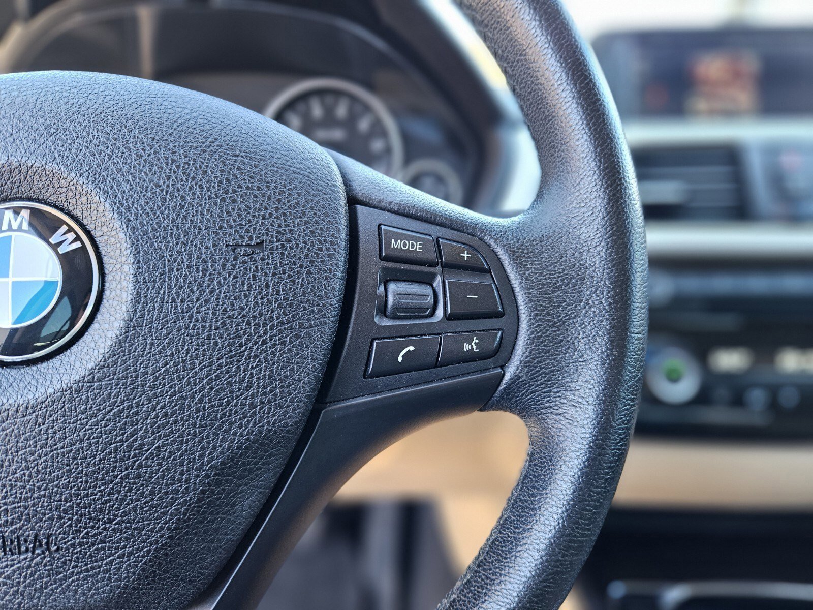 Used 2018 BMW 320i Sedan image 28