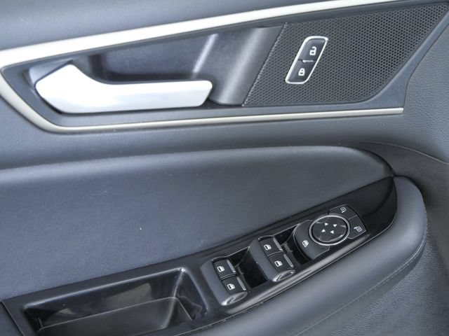 Certified 2017 Ford Edge SEL w/ Equipment Group 201A AWD/4WD image 16