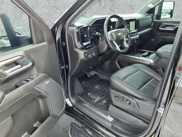 Used 2024 Chevrolet Silverado 3500 LTZ w/ LTZ Convenience Package image 13