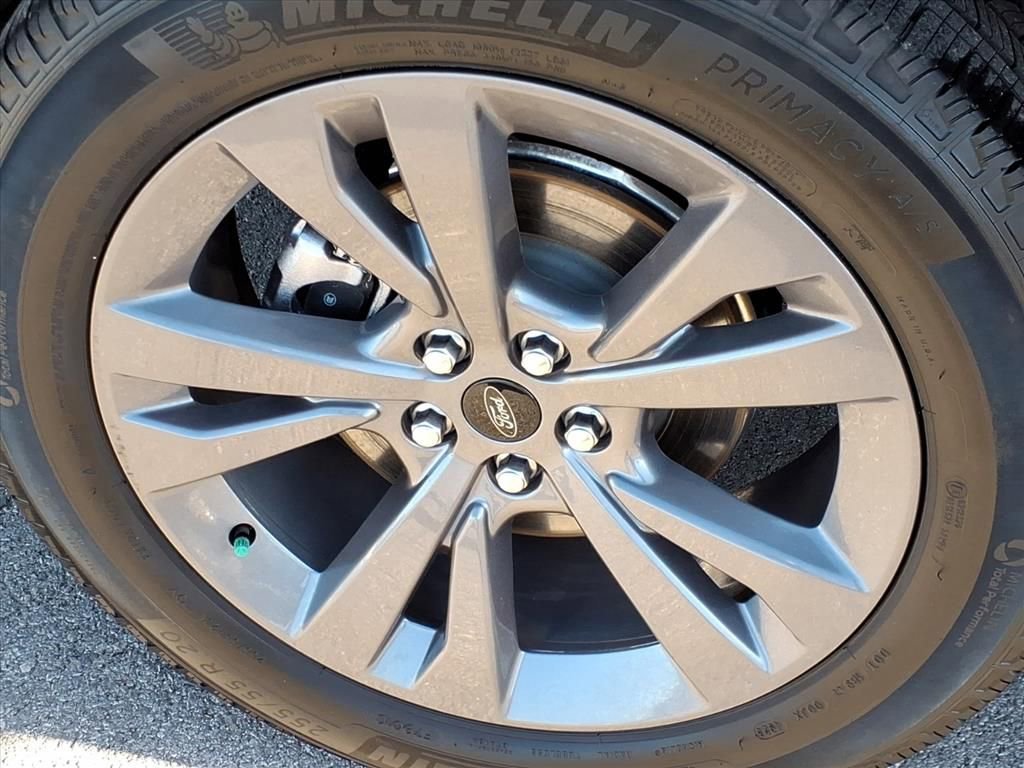 Certified 2024 Ford Explorer XLT w/ Equipment Group 202A image 10