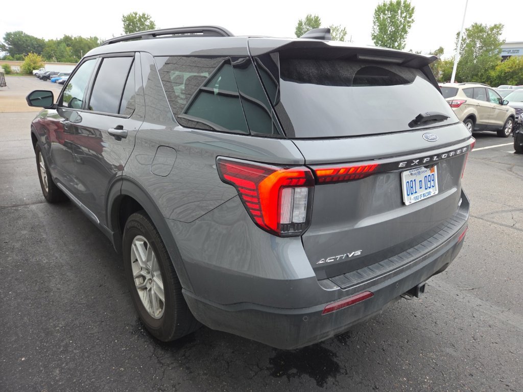 Certified 2025 Ford Explorer Active AWD/4WD image 10