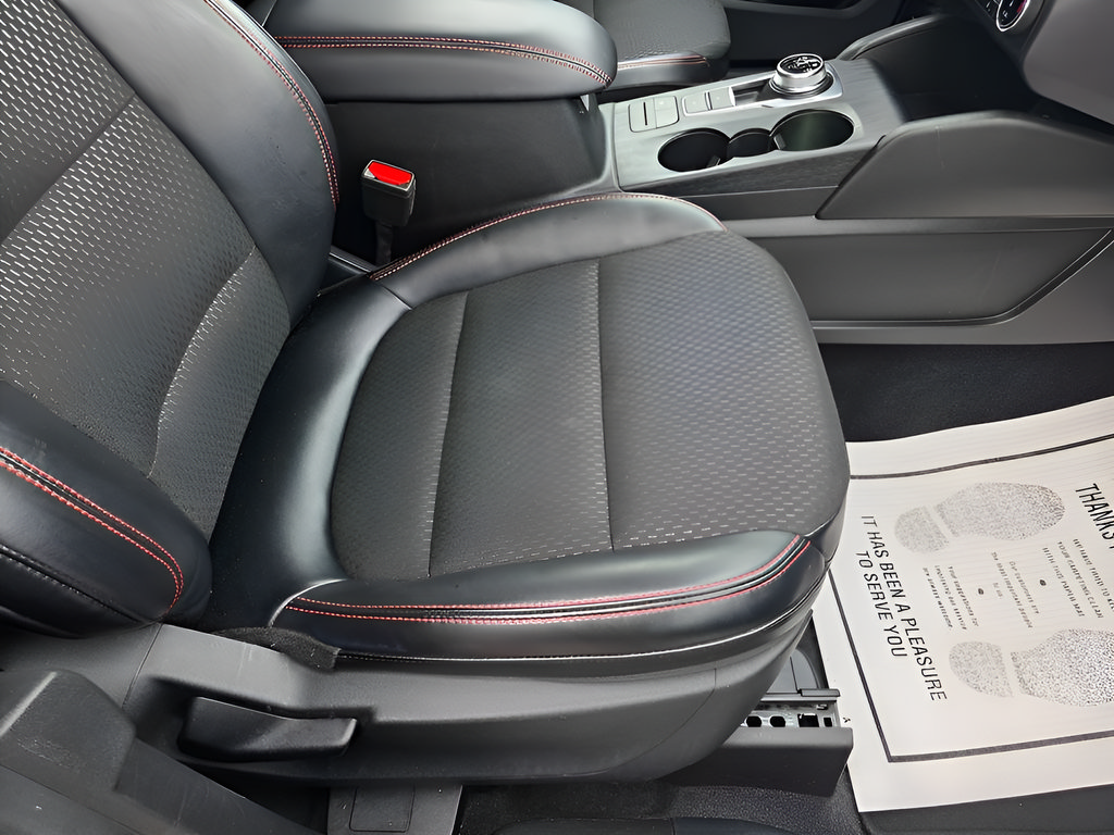 Certified 2025 Ford Escape ST-Line Select AWD/4WD image 35
