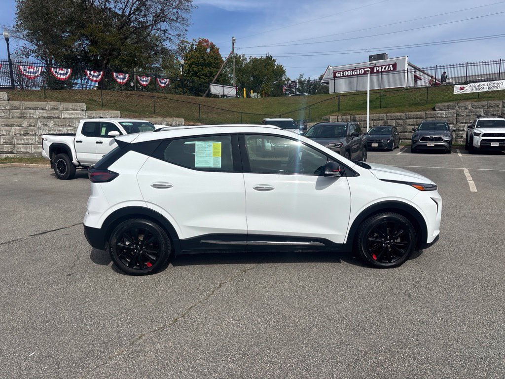 Used 2023 Chevrolet Bolt EUV Premier w/ Sun & Sound Package FWD image 7