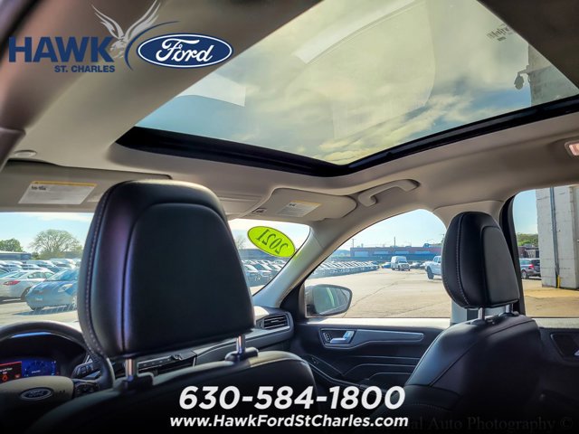 Certified 2021 Ford Escape Titanium w/ Class II Trailer Tow Package AWD/4WD image 11