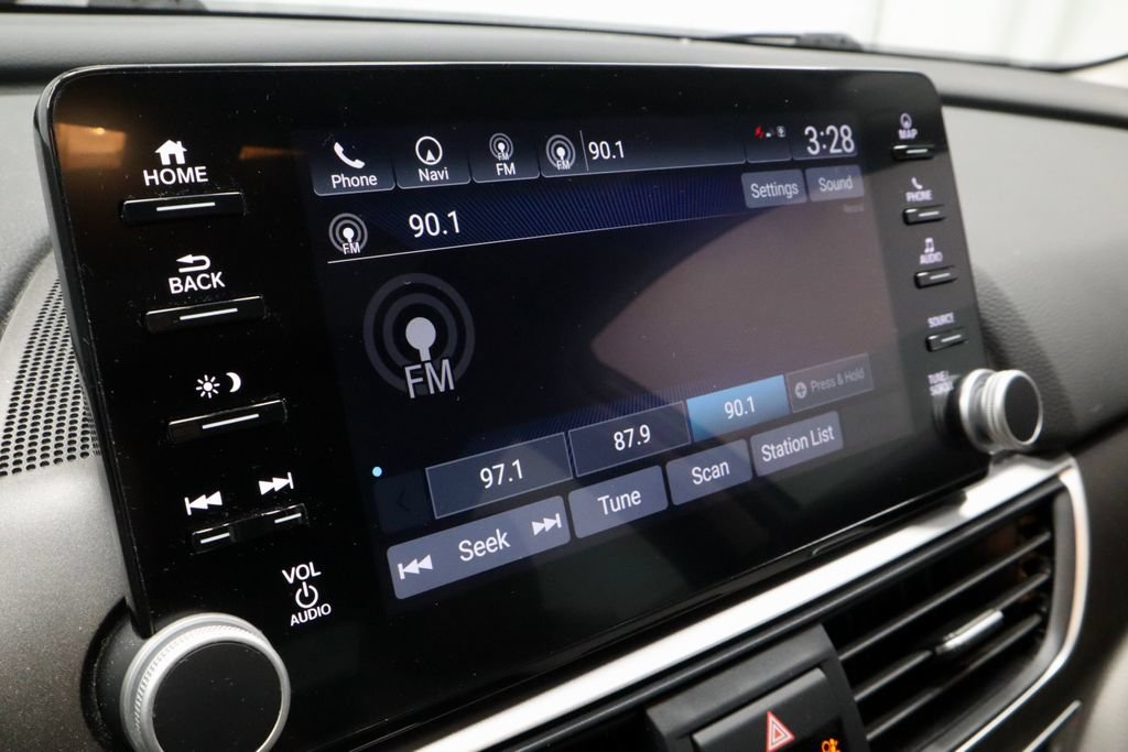 Used 2020 Honda Accord Touring image 3