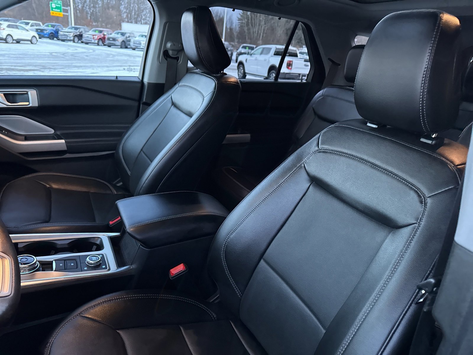 Certified 2024 Ford Explorer Limited w/ Limited Technology Package image 26