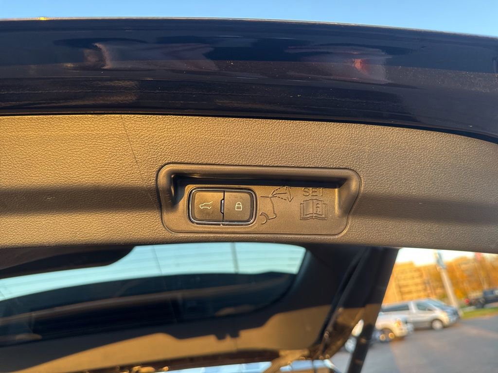 Certified 2025 Ford Explorer Platinum w/ Ultimate Package image 51