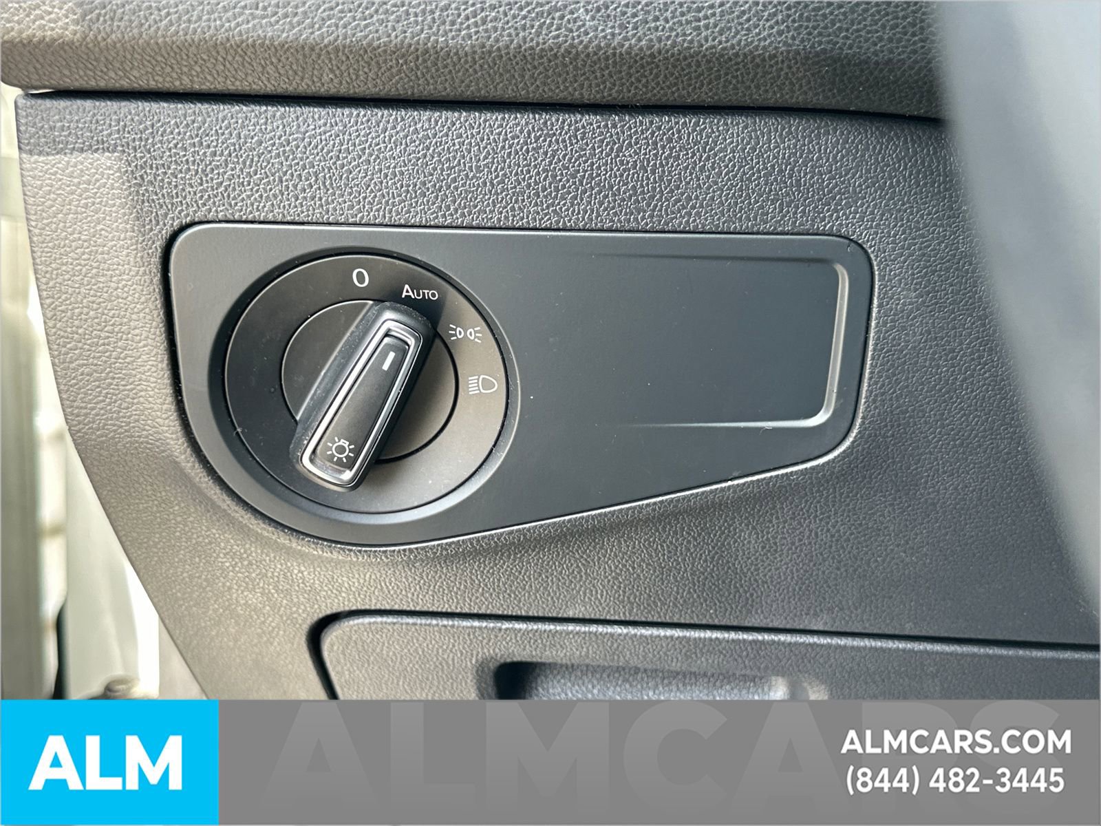 Used 2022 Volkswagen Tiguan SE FWD image 40