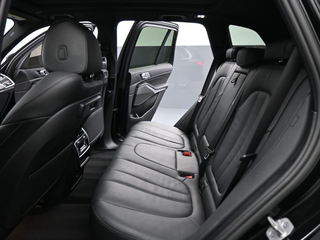 Used 2021 BMW X5 sDrive40i w/ Convenience Package image 21