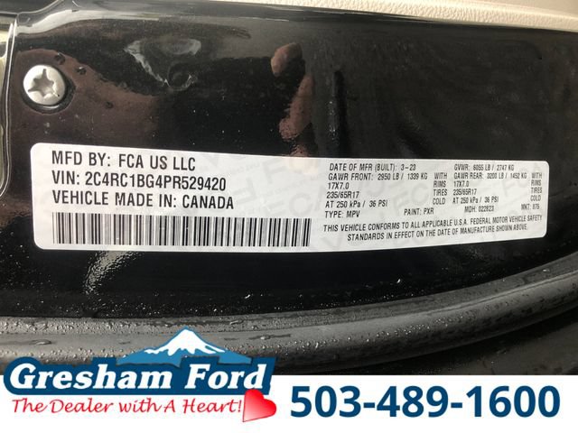 Used 2023 Chrysler Pacifica Touring-L FWD image 32