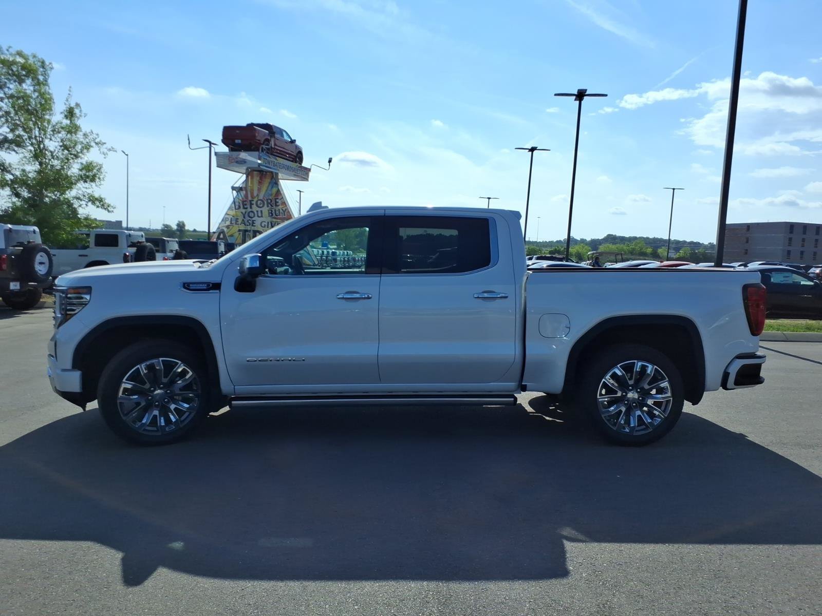 Used 2023 GMC Sierra 1500 Denali w/ Denali Reserve Package AWD/4WD image 6