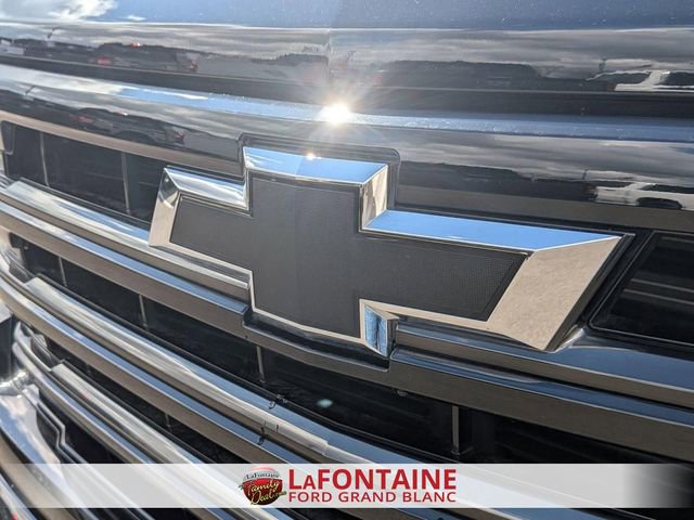 Used 2026 Chevrolet Silverado 1500 High Country w/ Midnight Edition AWD/4WD image 9