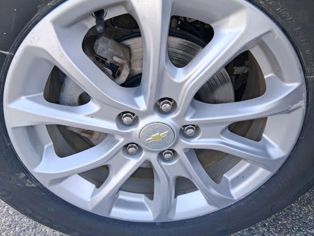Used 2018 Chevrolet Equinox LS w/ LPO, Floor Liner Package FWD image 22
