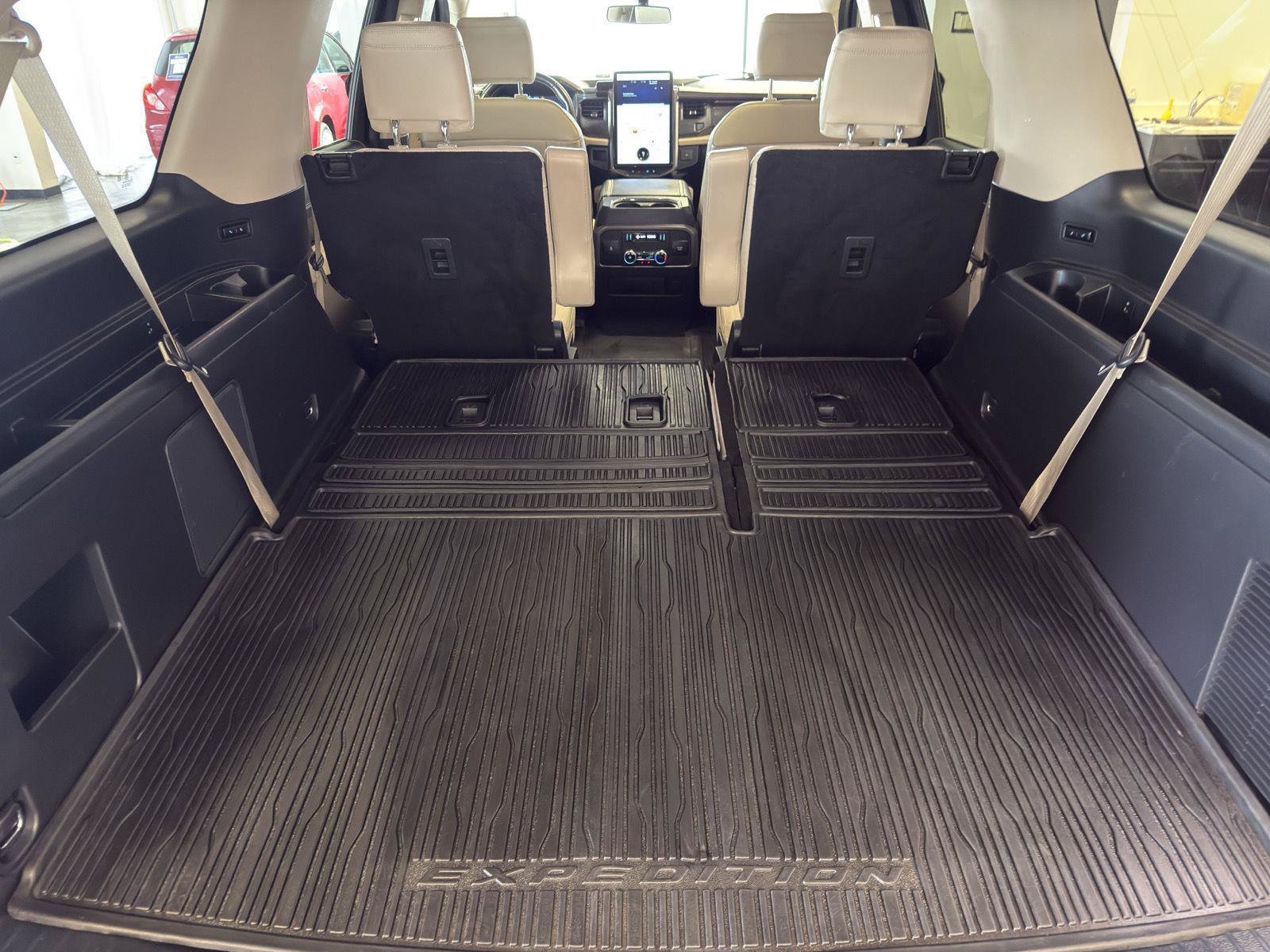 Certified 2024 Ford Expedition Max Platinum AWD/4WD image 31