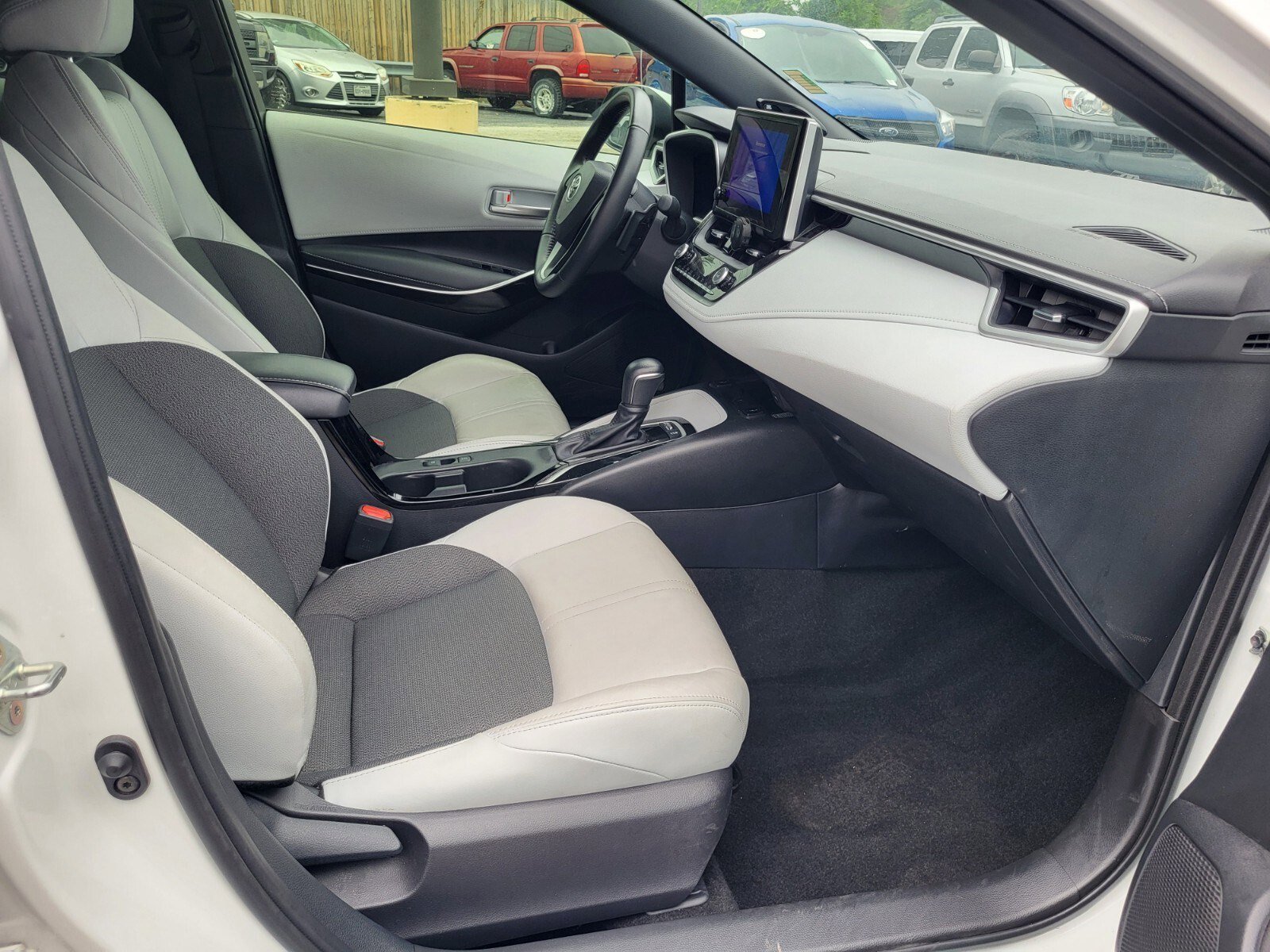 Used 2025 Toyota Corolla XSE FWD image 12