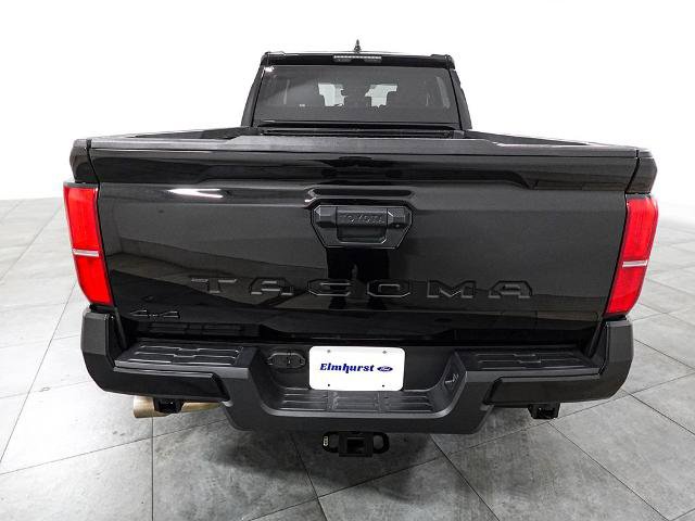 Used 2025 Toyota Tacoma TRD Sport AWD/4WD image 5