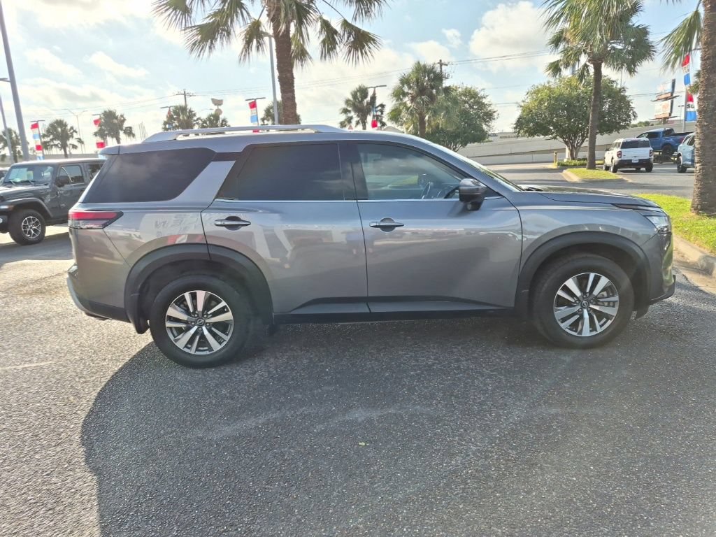 Used 2022 Nissan Pathfinder SL w/ Lighting Package (N92) AWD/4WD image 6