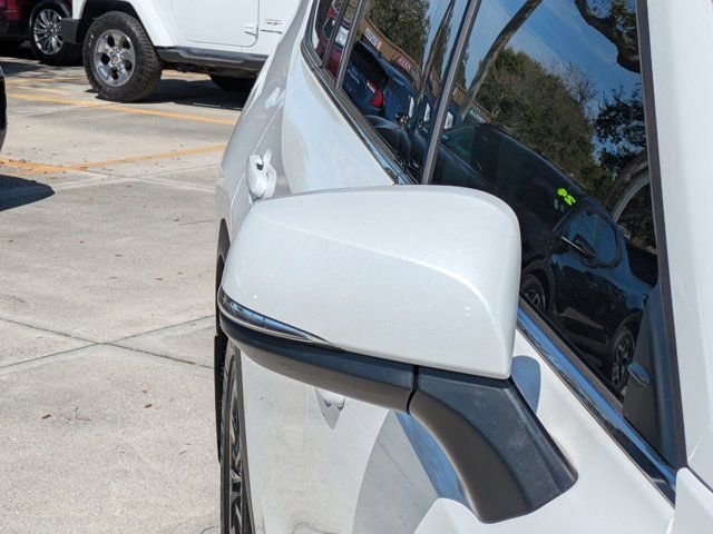 Used 2024 Toyota Grand Highlander Limited image 10