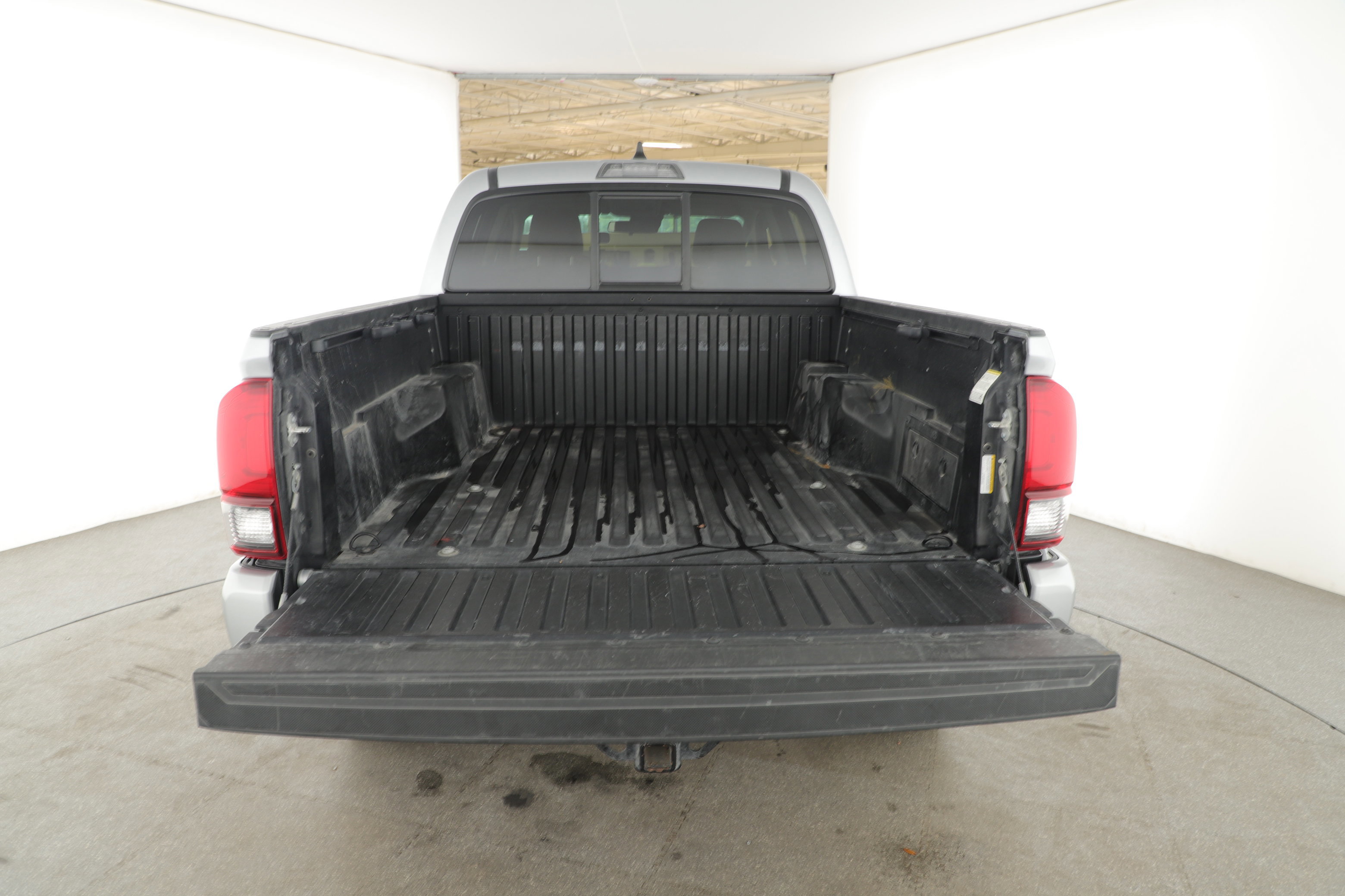 Used 2023 Toyota Tacoma SR image 5