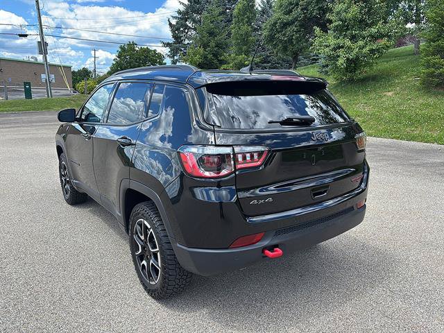 Used 2024 Jeep Compass Trailhawk AWD/4WD image 2